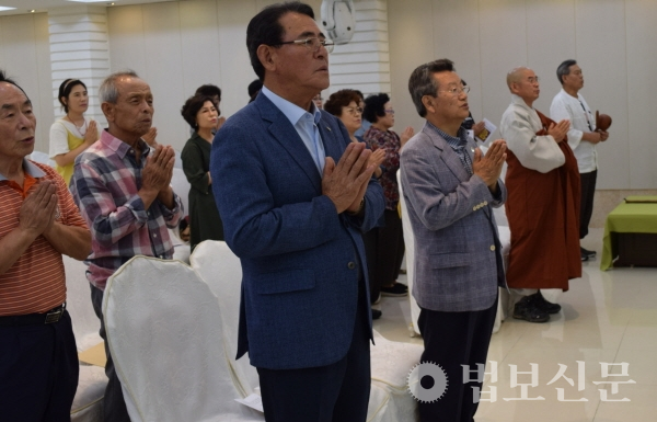 제천불교신도연합회는 8월22일 제천 명성유유컨벤션에서 ‘창립 5주년 기념식 및 8월 정기법회’를 봉행했다.