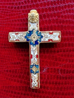 대흥사에 전해오던 서산대사의 유물 중 이번에 새로 복원한 십자가.
