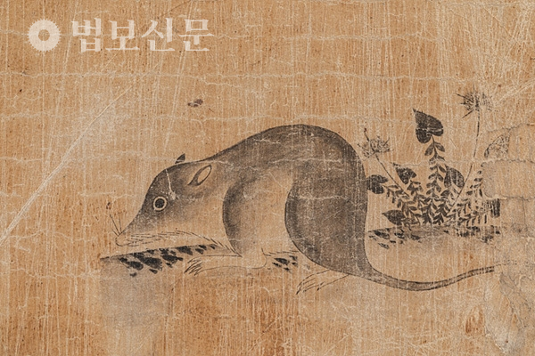 민들레 잎을 먹은 쥐[鼠齧花葉] (20세기 초, 온양민속박물관 소장).