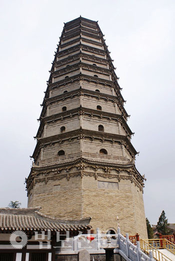 중국 법문사 사리탑.