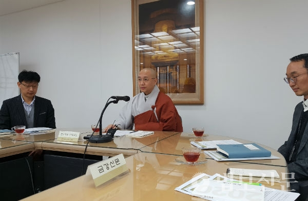 조계종 교육원 연수국장 산성 스님이 기자간담회를 열어 2020년 승려연수교유계획을 설명했다.