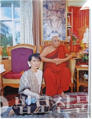 미얀마 시따구 사야다와 스님과 아웅산 수지 미얀마 국가자문.