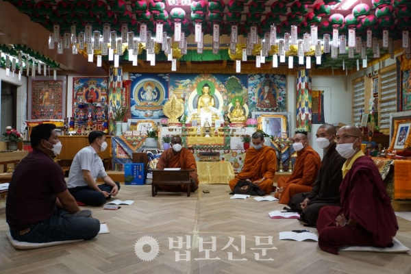 다불연은 7월22일 서울 네팔 법당에서 이사회를 개최했다.