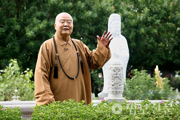 일상의 신행을 강조해온 대만 불광산 성운 스님이 불교의 가르침을 실천적 관점에서 누구나 쉽게 이해하도록 풀어냈다.
