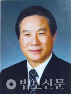 공로부문 수상자 김환배 회장.
