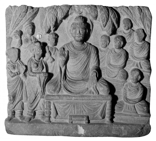 마하파자파디의 출가를 허락하는 부처님. 간다라. 2~3세기. 파키스탄 라호르국립박물관 소장.