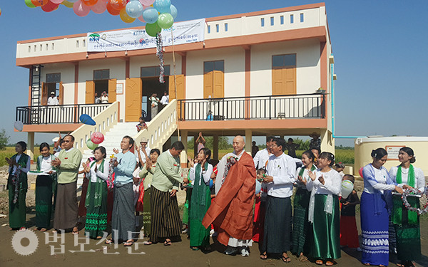 대표이사 보인 스님은 2019년 미얀마 ‘붓다트리’ 낙성법회에 참석했다.