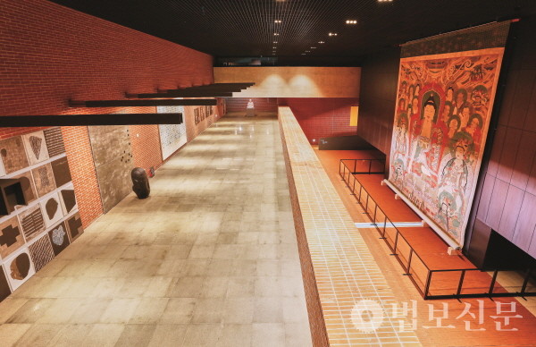 서울 서소문성지역사박물관 6월30일까지 현대불교미술전 ‘공(空)’을 개최한다. 서소문성지역사박물관 제공.