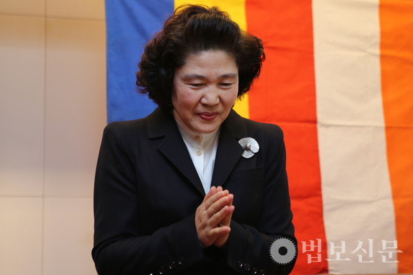 김수현 지원장은 BTN불교TV 부산지사장, 사회복지법인 선양 이사장 등을 맡아 불법 홍보와 불교복지 실천에도 앞장서왔다.