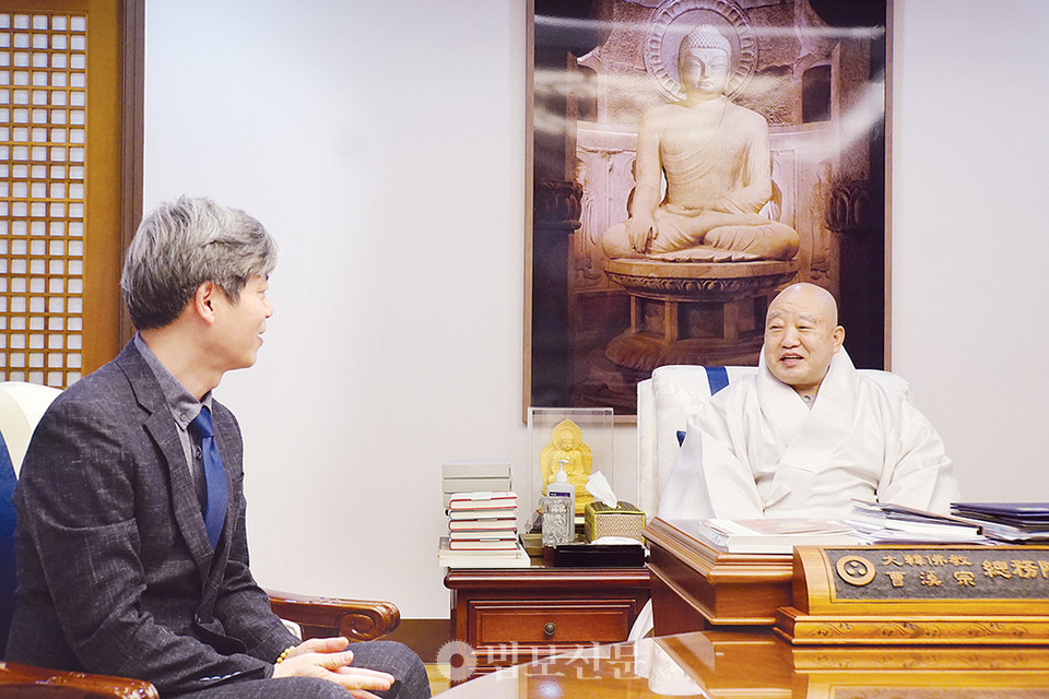 법보신문은 부처님오신날을 2주 앞둔 5월6일 조계종 총무원장 원행 스님을 특별 인터뷰했다.