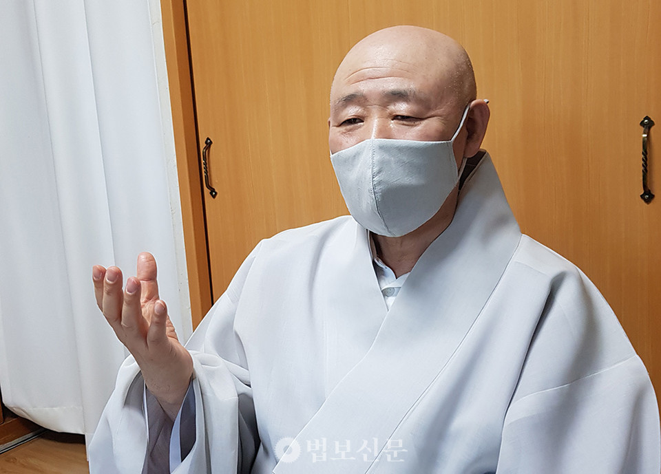 서울 봉은사 주지 원명 스님. 
