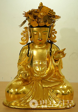 사진1) 용문사 관음전 목조관음보살좌상, 조선 후기, 높이 53.5cm. 문화재청 제공. 