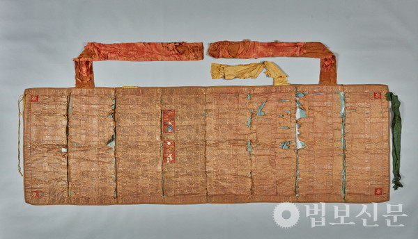 벽암대사 가사, 조선 1626년, 화엄사성보박물관 소장.