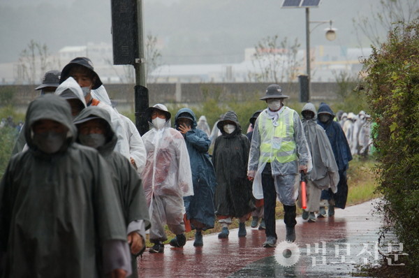 삼보사찰 천리순례 11일차 일정은 빗속에서 진행됐다.