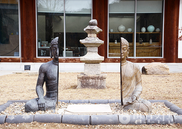 안성금, ‘부처의 소리’, 해인사.