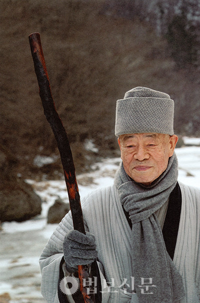 올해 3월23일 원적에 든 고산 스님. 사진은 반야샘에서 출간한 ‘고산큰스님’ 수록. 