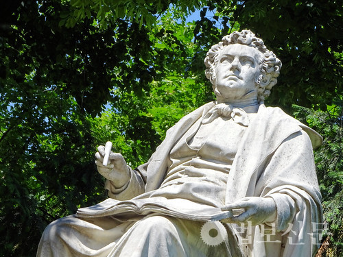 Stadtpark의 슈베르트 동상(비엔나). 