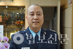 계룡대 호국사 주지 진홍 스님(근무지원단 공군 중령 정연호 법사).