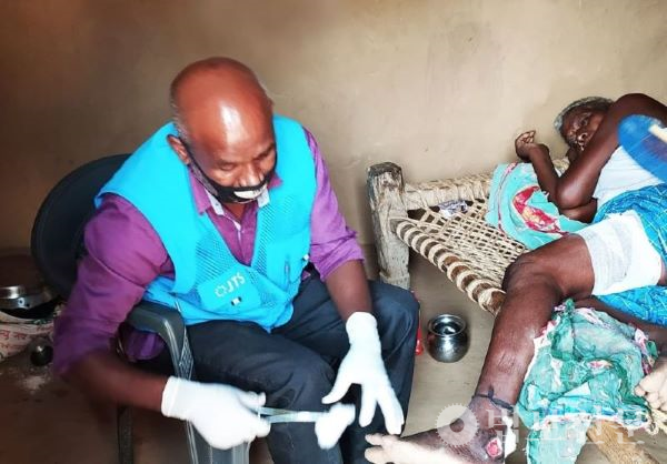 지바카 병원의 진료. 사진출처=JTS 홈페이지.