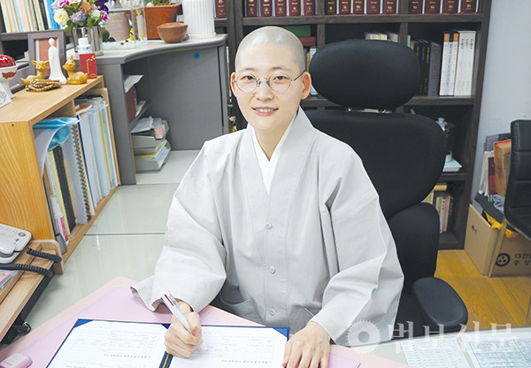영조 스님은 “아직 세상에는 부처님 가르침을 필요로 하는 사람이 많다”고 말했다.