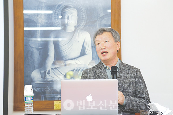 강경구 교수는 ‘서유기’ 속에 숨어 있는 진실한 이야기들은 팔만대장경에 들어가야 할 정도의 가치가 있다고 강조했다.