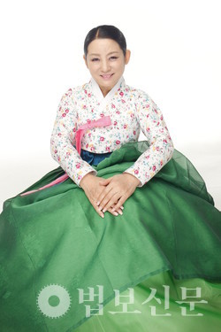 불자국악인 김영임 씨.