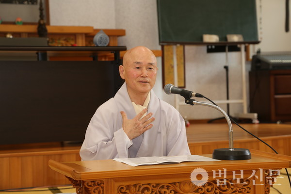 동고당 문성대종사의 상좌 수진 스님.