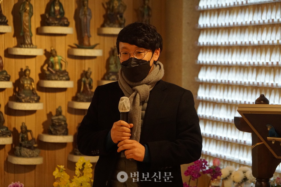 차기 불기협 회장으로 선출된 이석호 BTN불교TV 기자.