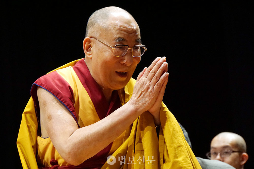 노벨평화상 수상자이자 세계적 불교 지도자인 달라이라마. 