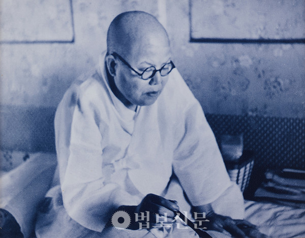 일엽 스님은 1920년대를 대표하는 문인, 개화기 여성운동가, 출가 이후에는 선불교 맥을 잇는 수행자로 한국 근현대사에 큰 족적을 남겼다. 