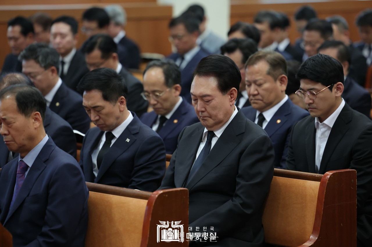 10월29일 교회에서 추도 예배 올리는 윤석열 대통령. 