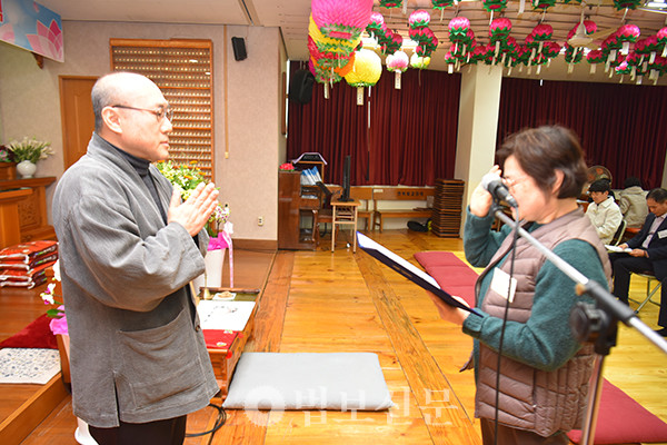 전북불교대학은 3월 3일 불교학과와 법사과 입학식을 봉행했다.