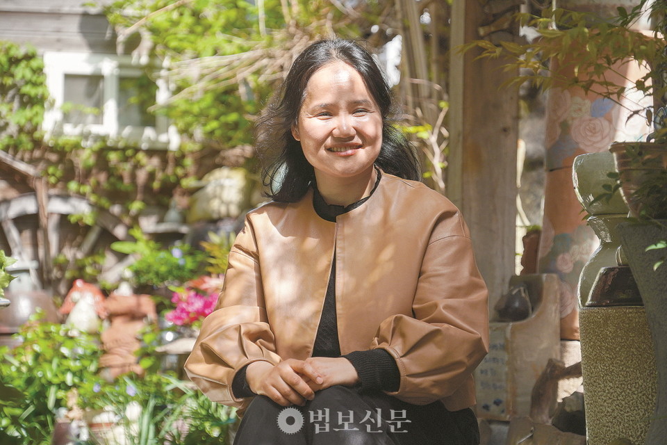 차복순 명창은 “심청가에는 한 꽃이 피어남으로 인해 수만가지 꽃이 활짝 피는 화엄사상이 담겨 있다”며 “현상에 존재하는 모든 것이 서로 의존 속에 관계 맺고 있음을 알면 부모와 은사, 주변인과 악연 구분 없이 친절한 태도를 갖출 수 있다”고 말했다.