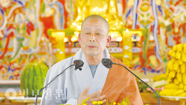 조계총림 방장 현봉 스님.