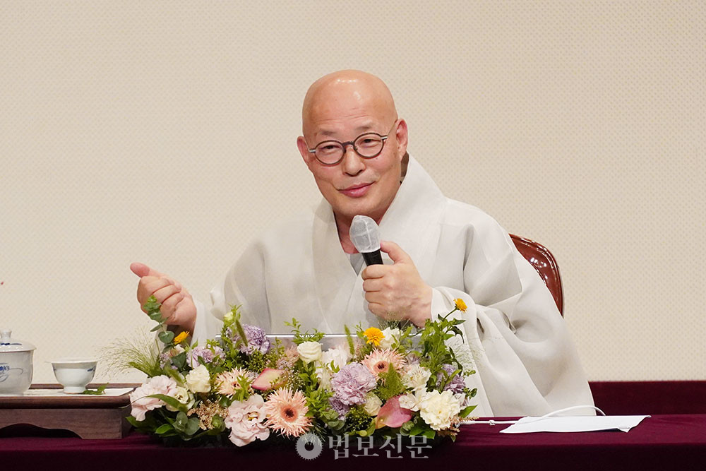 조계종 총무원장 진우 스님이  7월 2일 서울 한국불교역사문화기념관 전통문화공연장에서 선명상 아카데미 제2강을 진행했다.