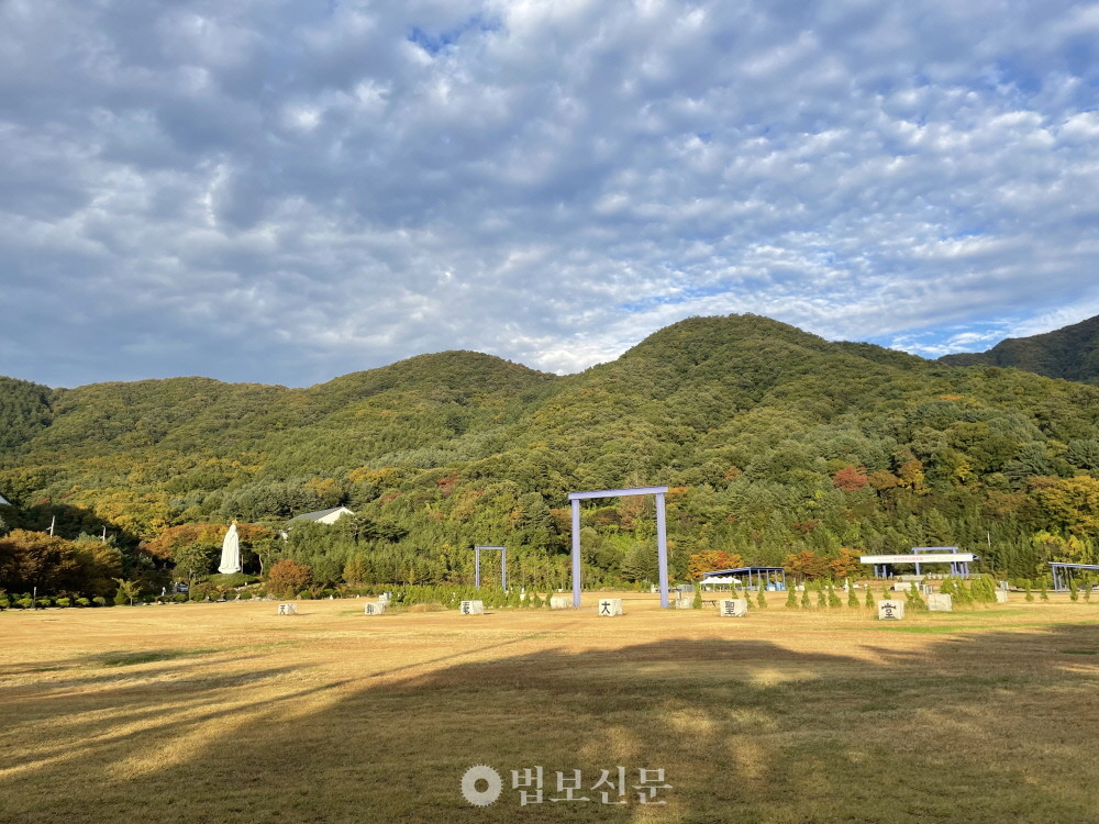 천주교계의 성지화, 종교성과 공공성 사이서 균형 잃었나