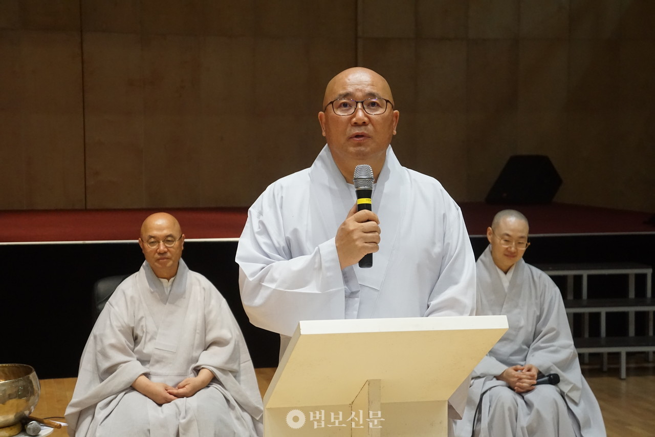 미래본부 사무총장 성원 스님.