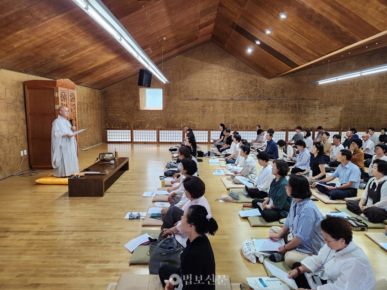 금강 스님의 선명상 지도에는 수강생 80여명이 몰렸다.