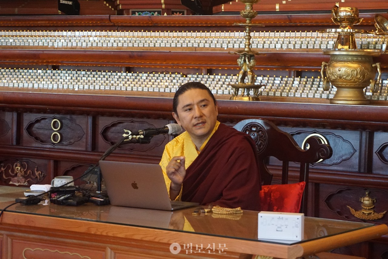 티베트 명상지도자 직메 린포체.