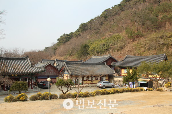 조계종 제16교구본사 고운사 전경.