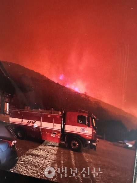 지난 23일 경북 의성군에서 발생한 대형산불로 인해 대한불교조계종 제16교구본사 고운사의 우화루와 연수전 등이 전소됐다. 사진=고운사 총무국장 도륜 스님