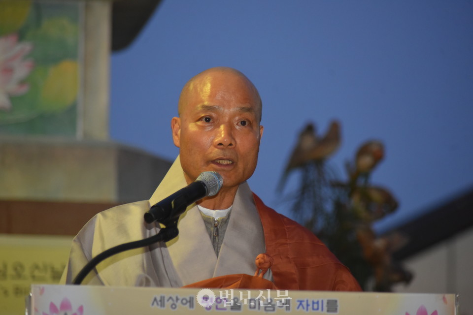 선운사 주지 경우 스님.