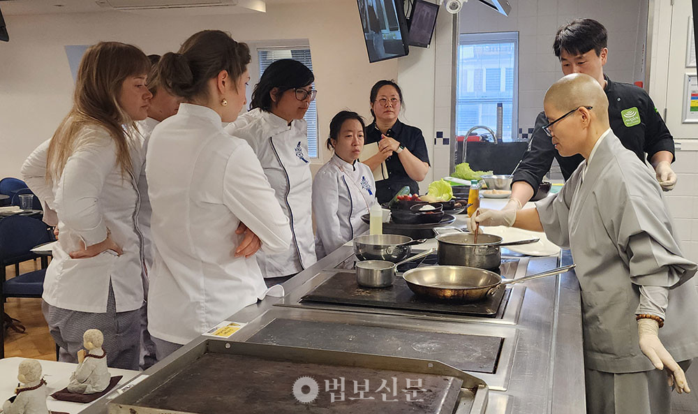 현지 참가자들은 “재료 본연의 맛이 살아 있어 인상 깊었다”며 전통 발효식품에 깊은 관심을 보였다.