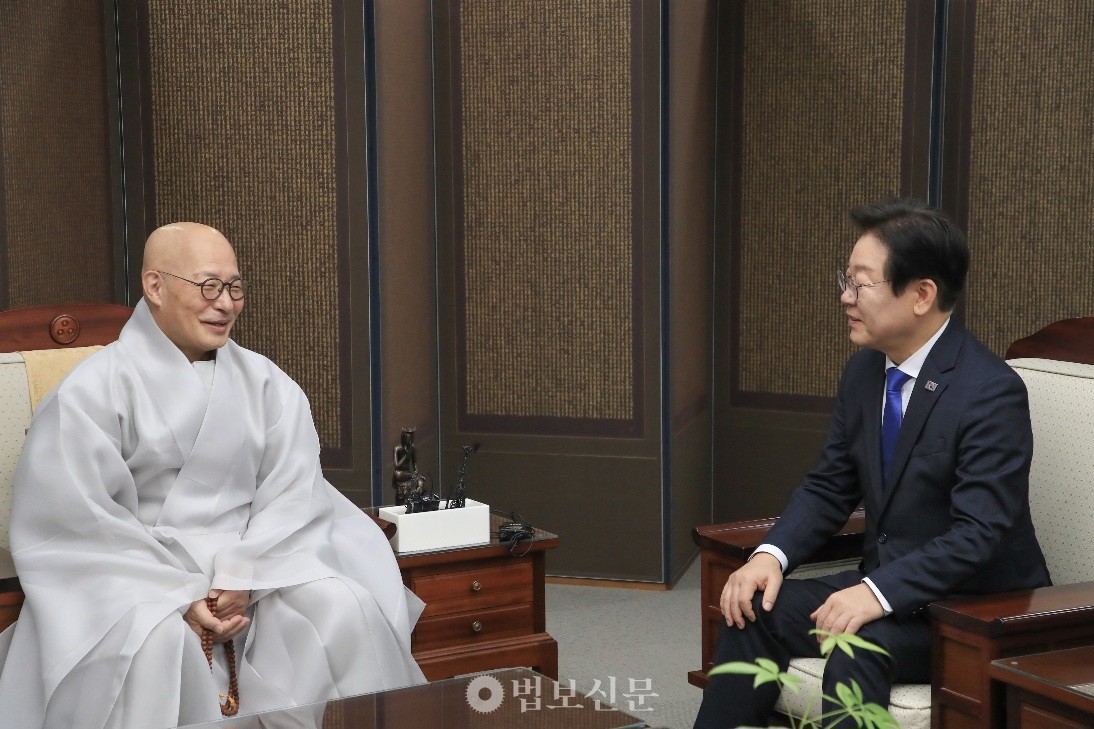 2023년 의료대란 당시 이재명 당시 더불어민주당 대표는 조계종 총무원장 진우 스님에게 중재를 요청했다.