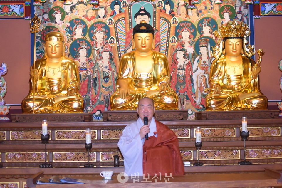 화엄사 주지 우석 스님.