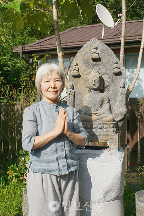 밀양 아란야에서 만난 한경선 불자는 “부처님 성지에 세워진 한국 도량에서 많은 불자님들과 함께 환희심을 나누고 싶다”고 말했다.
