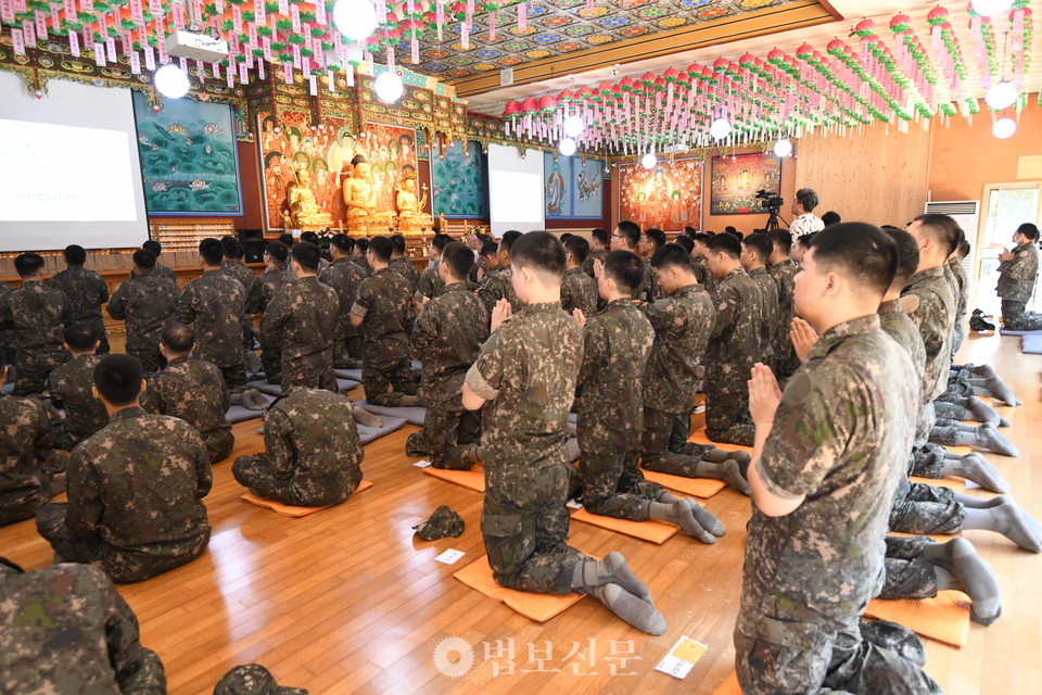 제31보병사단 호국 관음사는 9월 21일 법당에서 신병 수계법회를 봉행했다.
