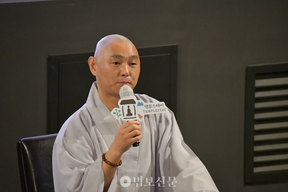 ��ũ�ܼ�Ʈ���� ����� ���� ������ ȭ�� �ٽ����� ����� ����&nbsp;�������� �� ��Ȳ�� ���� �극��ũ�� ��� ���� ���ߵ���, ������ ȭ�� �Ͼ ���� ��� ���� �̸� �ٶ󺸰� �˾������� �ð��� �ʿ��ϴ١��� �����ߴ�.