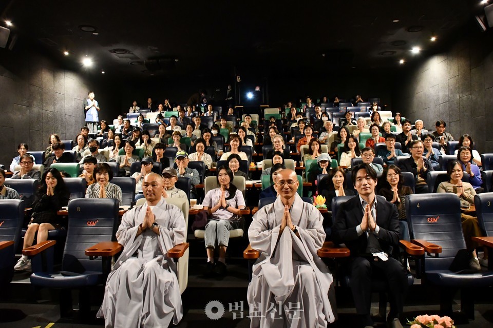 ���һ� ���� ���԰� ����� ���� ���� �� ������� �����ڵ��� �������� �Կ��ϰ� �ִ�.&nbsp;