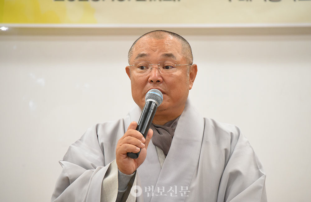 천은사 주지 대진 스님은 “앞으로 어른이 됐을 때 ‘나는 행복한 사람으로 살고 있다’고 말할 수 있길 바란다”고 당부했다.